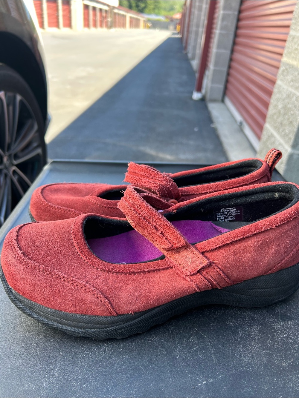 LL Beean Women’s Burgundy Suede Mary Jane Comfort Shoes Size 9M